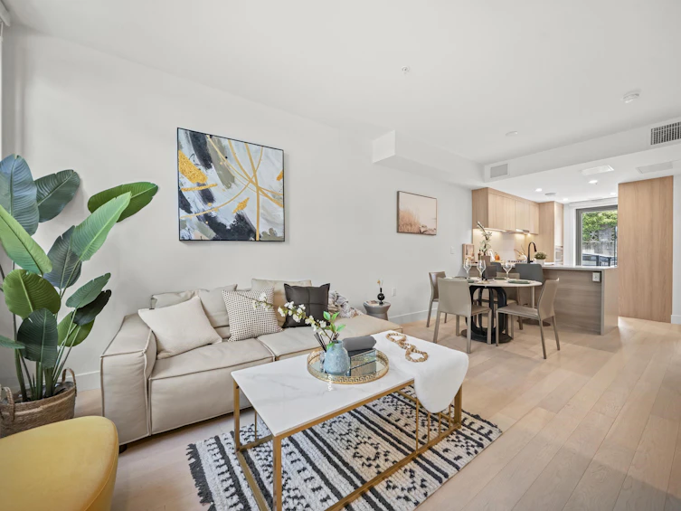 6352 Oak Street, Vancouver, BC, V6M 2W4 - 3