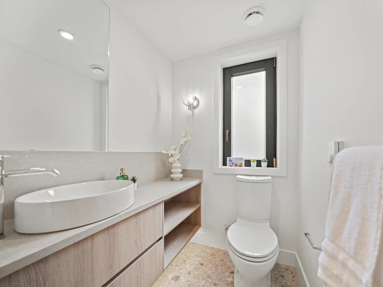6352 Oak Street, Vancouver, BC, V6M 2W4 - 5