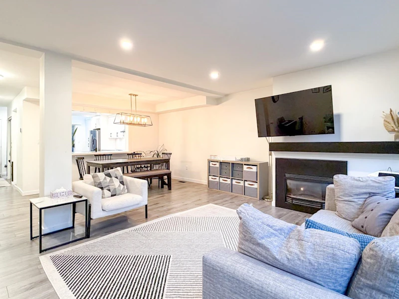 8122 Forest Grove Drive, Burnaby BC V5A 4G9