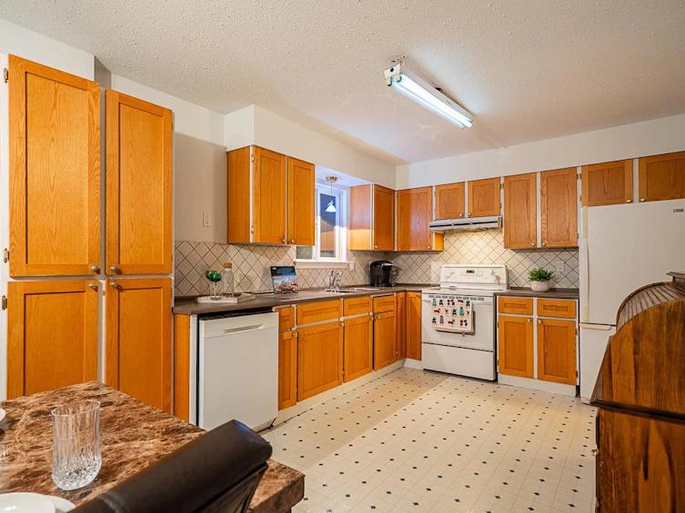 26877 33 Avenue, Langley, BC, V4W 3G6 - 3