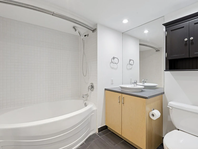 104-175 W 1st Street, North Vancouver, BC, V7M 3N9 - 17