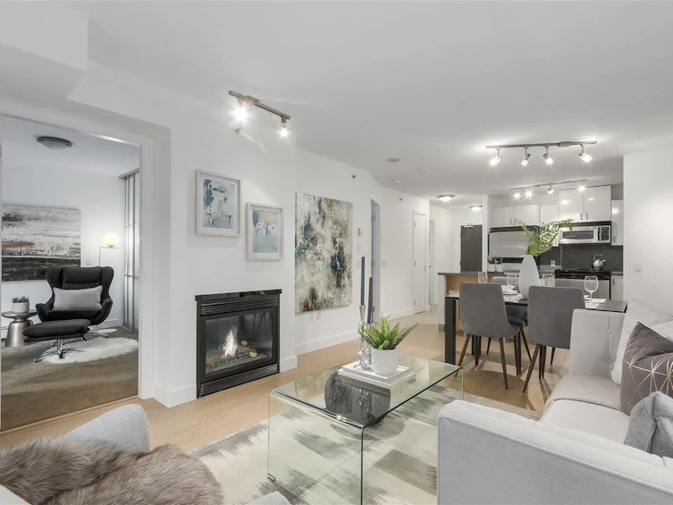 104-175 W 1st Street, North Vancouver, BC, V7M 3N9 - 3