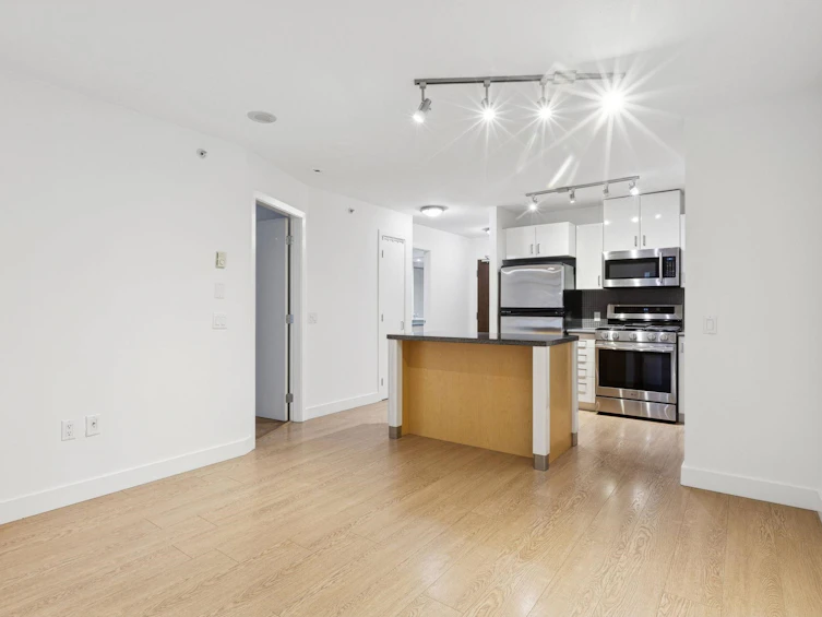 104-175 W 1st Street, North Vancouver, BC, V7M 3N9 - 6