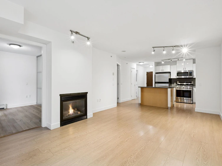 104-175 W 1st Street, North Vancouver, BC, V7M 3N9 - 4
