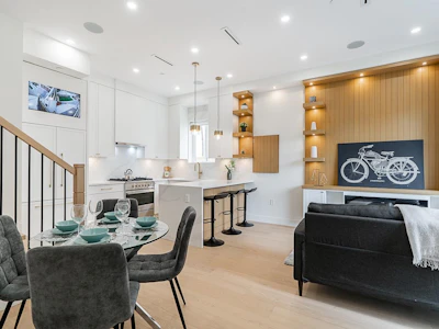 1-5304 Elgin Street - 2