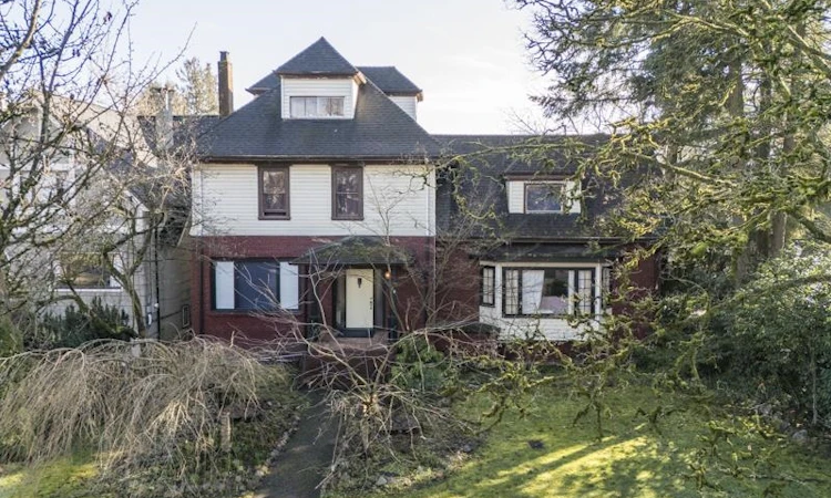 118 Queens Avenue