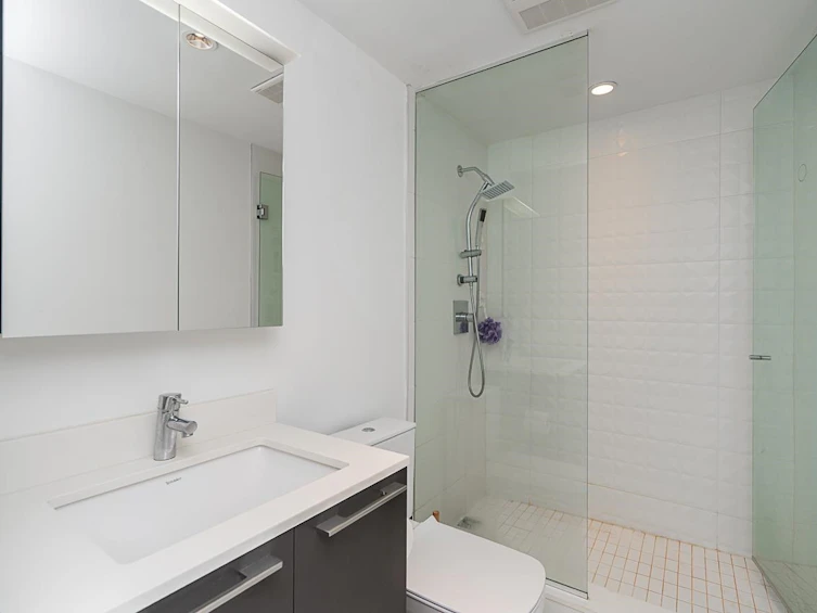 301-4638 Gladstone Street, Vancouver, BC, V5N 0G5 - 15