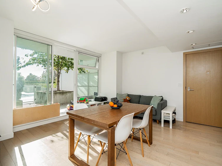 301-4638 Gladstone Street, Vancouver, BC, V5N 0G5 - 2