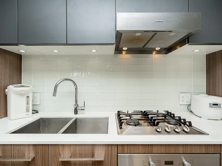 301-4638 Gladstone Street, Vancouver, BC, V5N 0G5 - 5