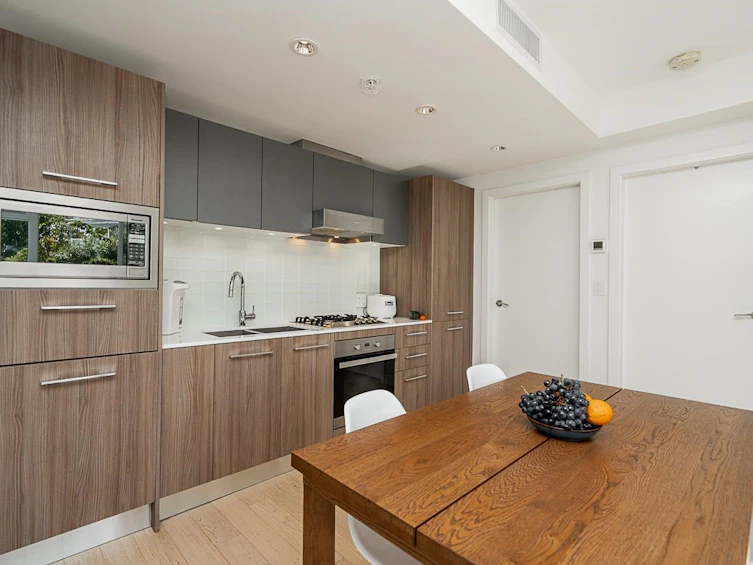 301-4638 Gladstone Street, Vancouver, BC, V5N 0G5 - 9
