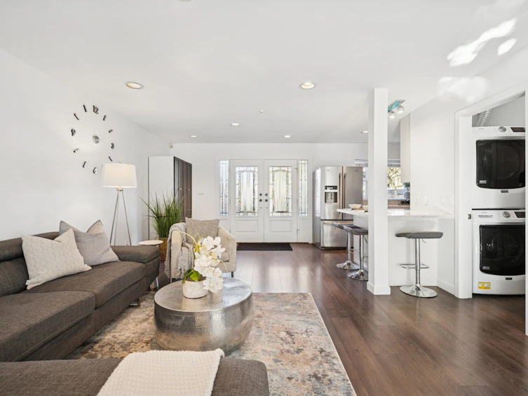 2748 E 23rd Avenue, Vancouver, BC, V5R 1A8 - 2