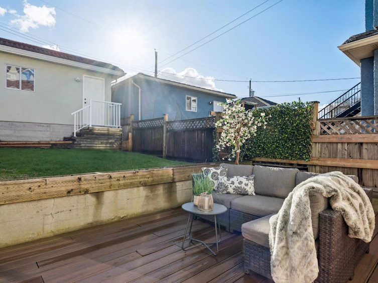 2748 E 23rd Avenue, Vancouver, BC, V5R 1A8 - 27