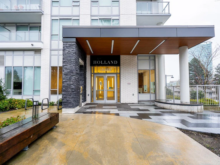 2305-13359 Old Yale Road, Surrey, BC, V3T 0S4 - 2