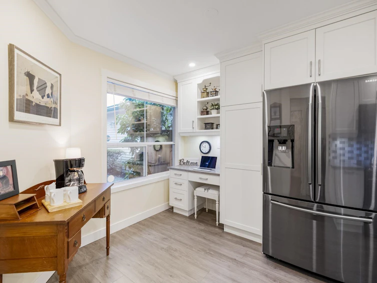 109-10250 155a Street, Surrey, BC, V3R 4K5 - 11