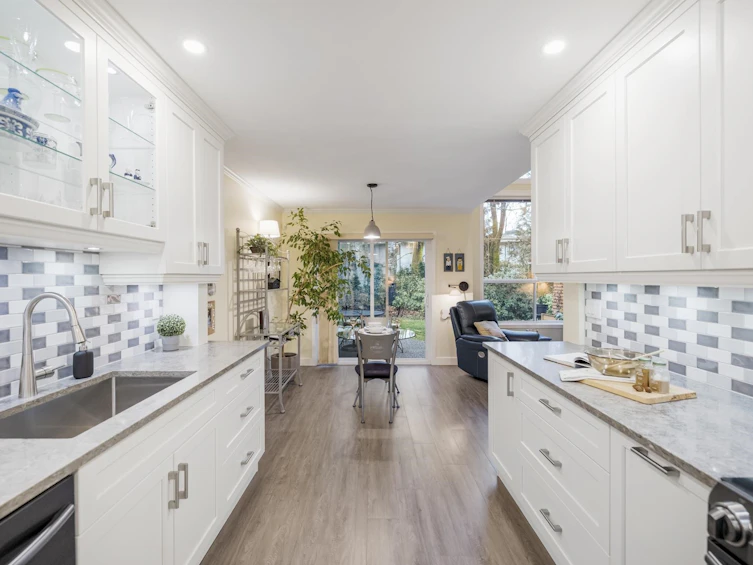 109-10250 155a Street, Surrey, BC, V3R 4K5 - 5