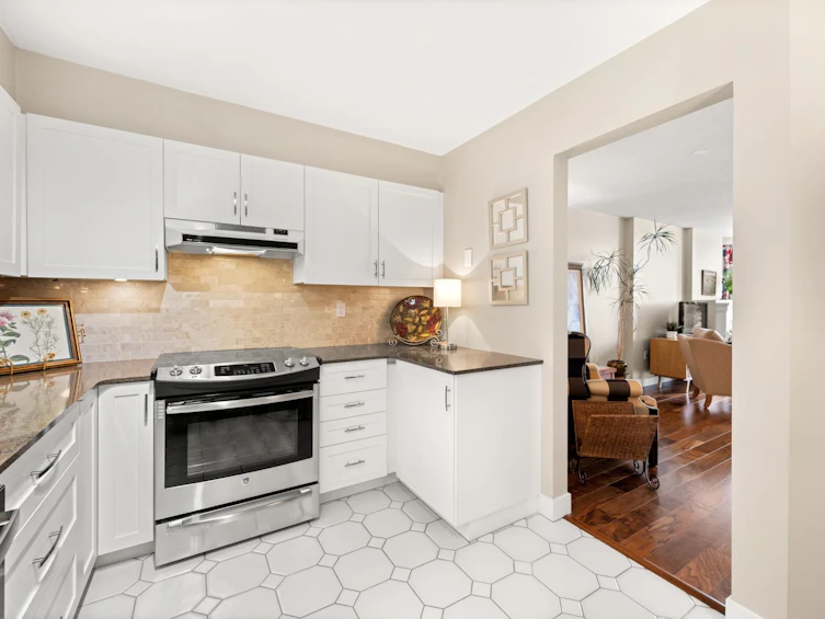 1105-1235 Quayside Drive, New Westminster, BC, V3M 6J5 - 6