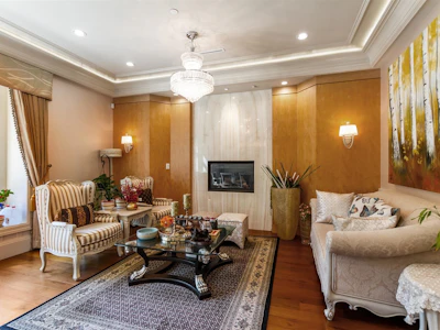 4239 Pine Crescent - 4
