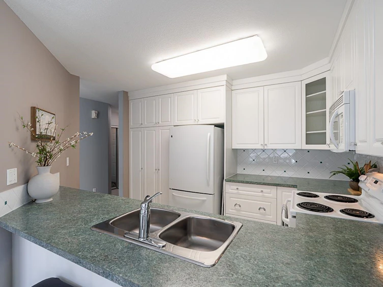 305-17695 58 Avenue, Surrey, BC, V3S 1L5 - 11