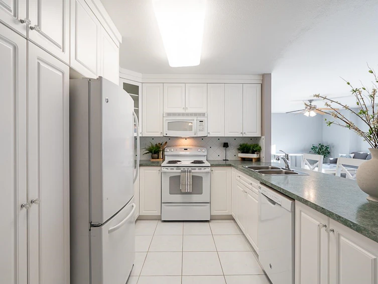 305-17695 58 Avenue, Surrey, BC, V3S 1L5 - 8