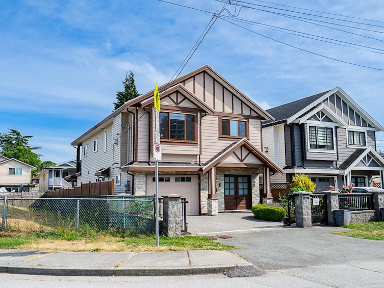 7568 19th Avenue, Burnaby, BC, V3N 1E6 - 2