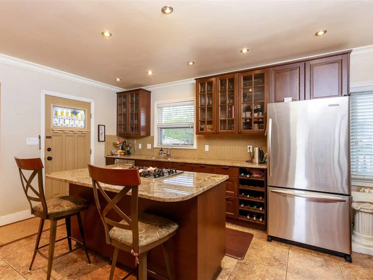6895 Curtis Street, Burnaby, BC, V5B 2B2 - 7