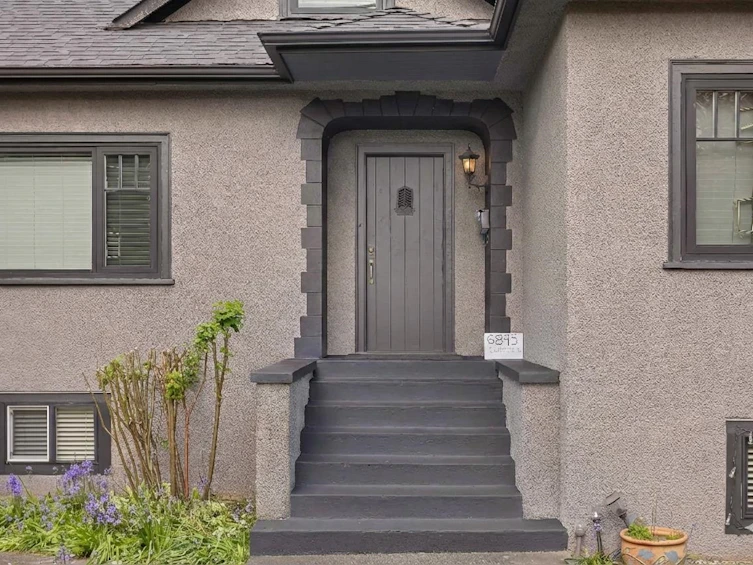 6895 Curtis Street, Burnaby, BC, V5B 2B2 - 2