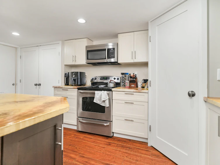 6895 Curtis Street, Burnaby, BC, V5B 2B2 - 22