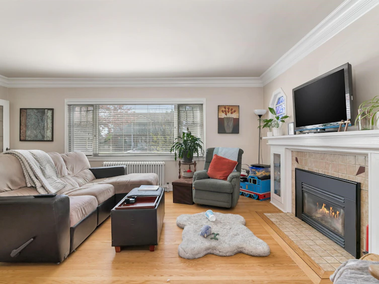 6895 Curtis Street, Burnaby, BC, V5B 2B2 - 9