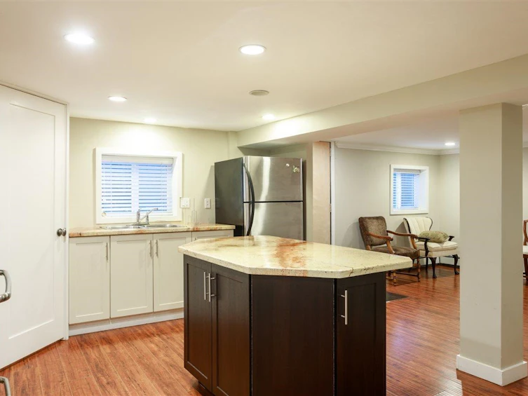 6895 Curtis Street, Burnaby, BC, V5B 2B2 - 21