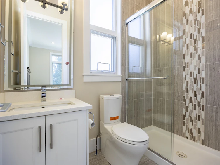 3056 Lazy A Street, Coquitlam, BC, V3C 3N7 - 32