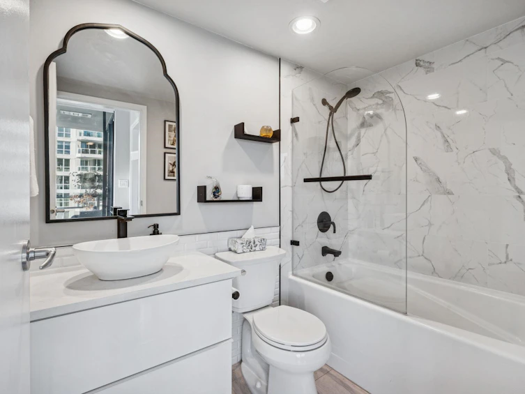 1001-124 W 1st Street, North Vancouver, BC, V7M 3N3 - 15