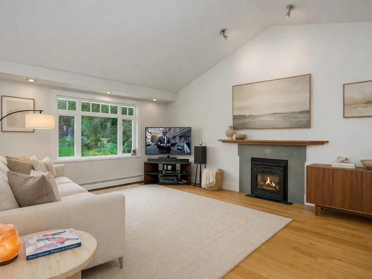 6245 Nelson Avenue, West Vancouver, BC, V7W 2A2 - 5