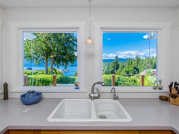 6245 Nelson Avenue, West Vancouver, BC, V7W 2A2 - 11