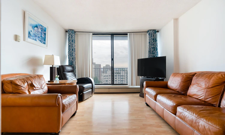 1402-7275 Salisbury Avenue