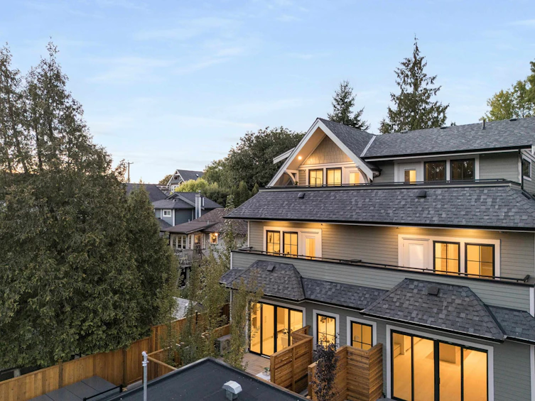 2138 E 10 Avenue, Vancouver, BC, V5N 1Y1 - 23