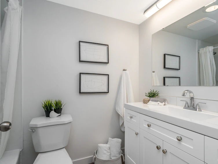 110-15020 North Bluff Road, Surrey, BC, V4B 5A4 - 5