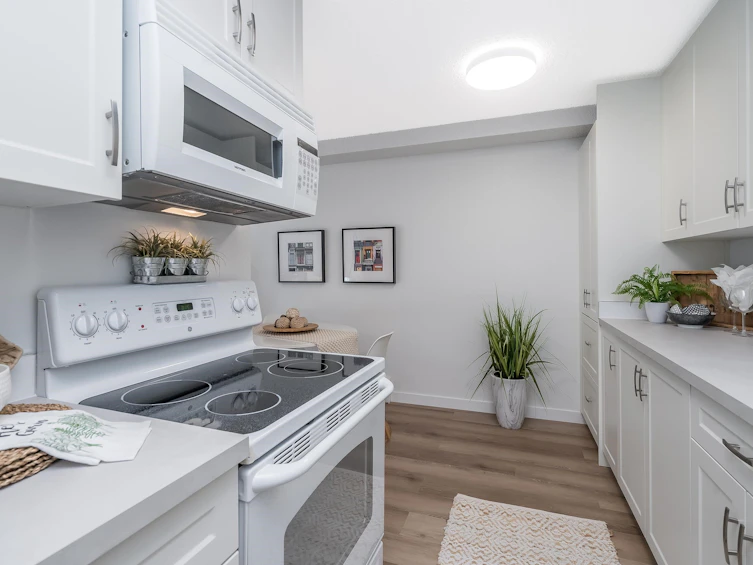 110-15020 North Bluff Road, Surrey, BC, V4B 5A4 - 10