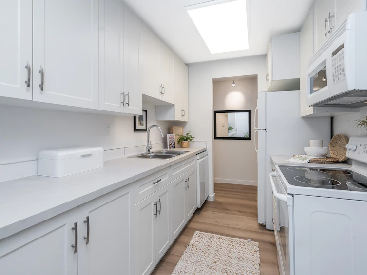 110-15020 North Bluff Road, Surrey, BC, V4B 5A4 - 3