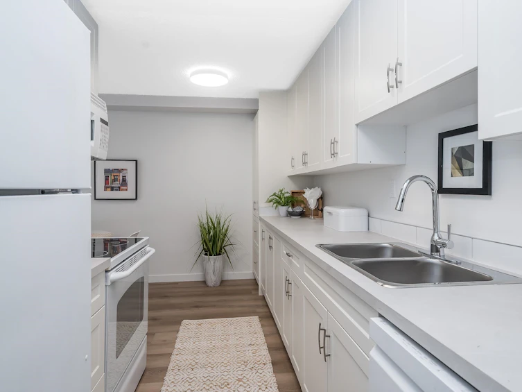 110-15020 North Bluff Road, Surrey, BC, V4B 5A4 - 9