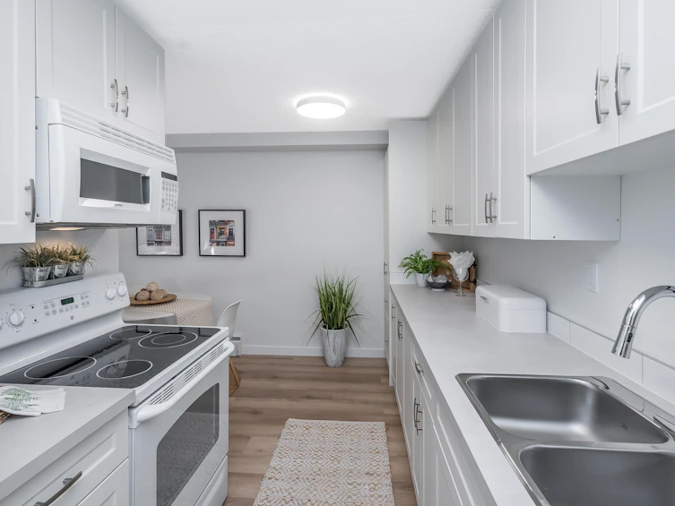 110-15020 North Bluff Road, Surrey, BC, V4B 5A4 - 12