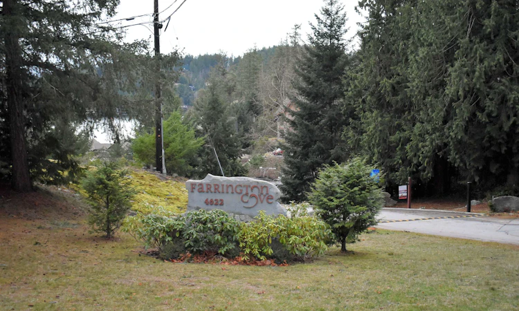 6-4622 Sinclair Bay Road