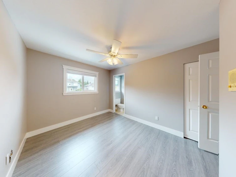 7563 Cariboo Road, Burnaby, BC, V3N 4X2 - 25