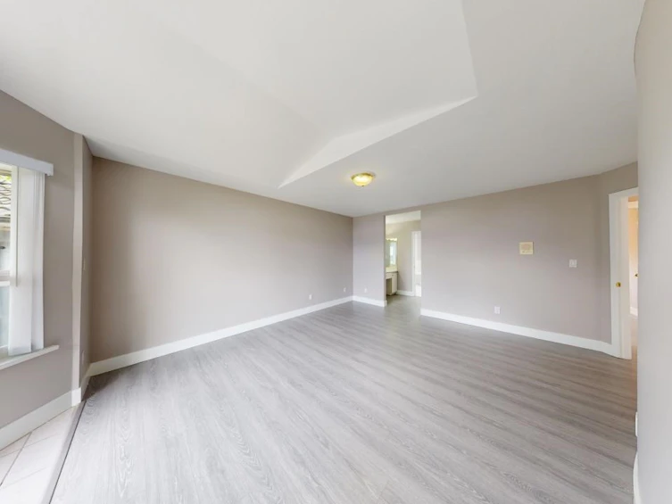 7563 Cariboo Road, Burnaby, BC, V3N 4X2 - 29