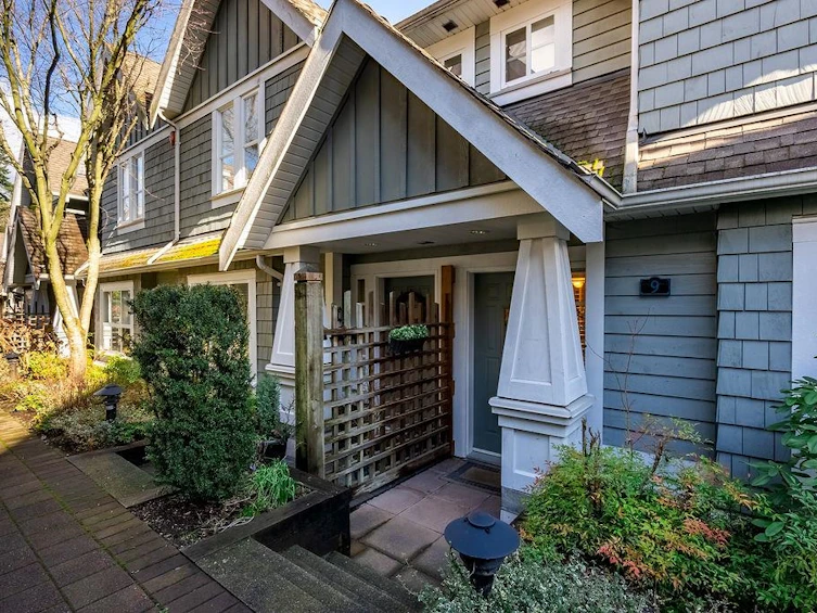 9-2688 Mountain Highway, North Vancouver, BC, V7J 2N5 - 2
