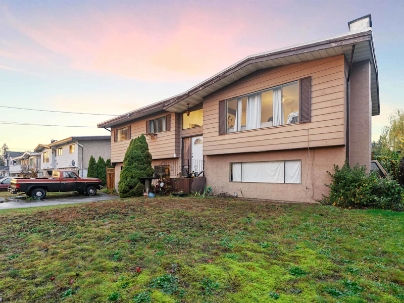 31911 Starling Avenue, Mission BC V2V 4T8