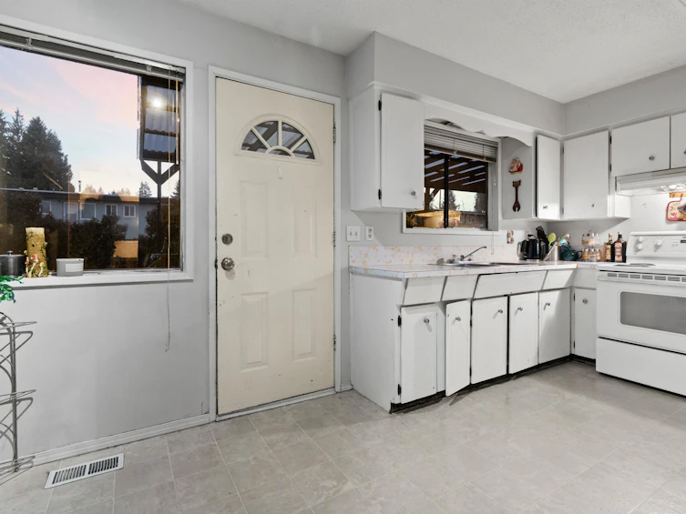 31911 Starling Avenue, Mission, BC, V2V 4T8 - 9