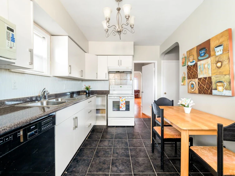 1032 E 49th Avenue, Vancouver, BC, V5W 2H8 - 2