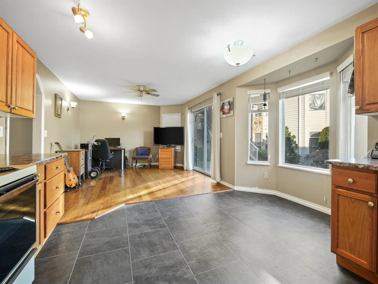 126-10584 153 Street, Surrey, BC, V3R 9V1 - 4