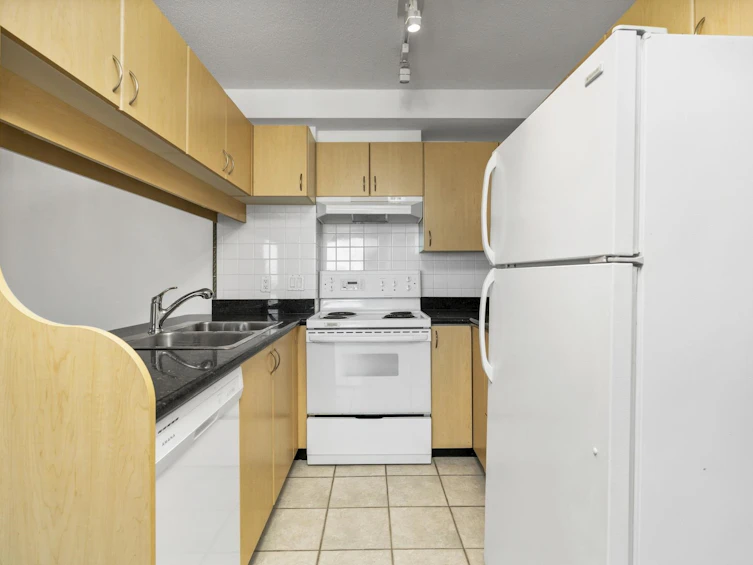 1106-6611 Cooney Road, Richmond, BC, V6Y 4C5 - 5