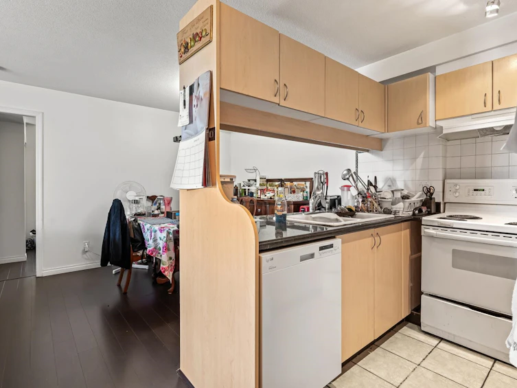 501-6611 Cooney Road, Richmond, BC, V6Y 4C5 - 2